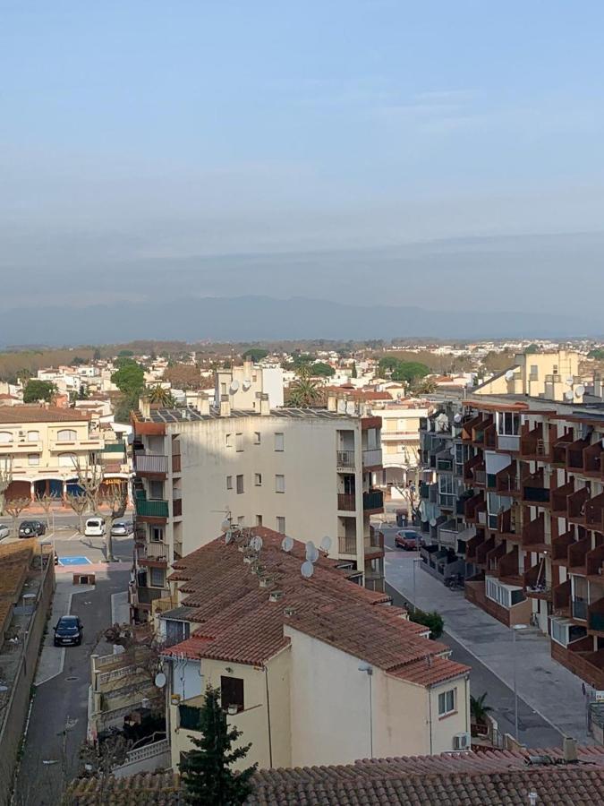 Bel Appartement Climatise En Bord De Plage Empuriabrava Exterior foto